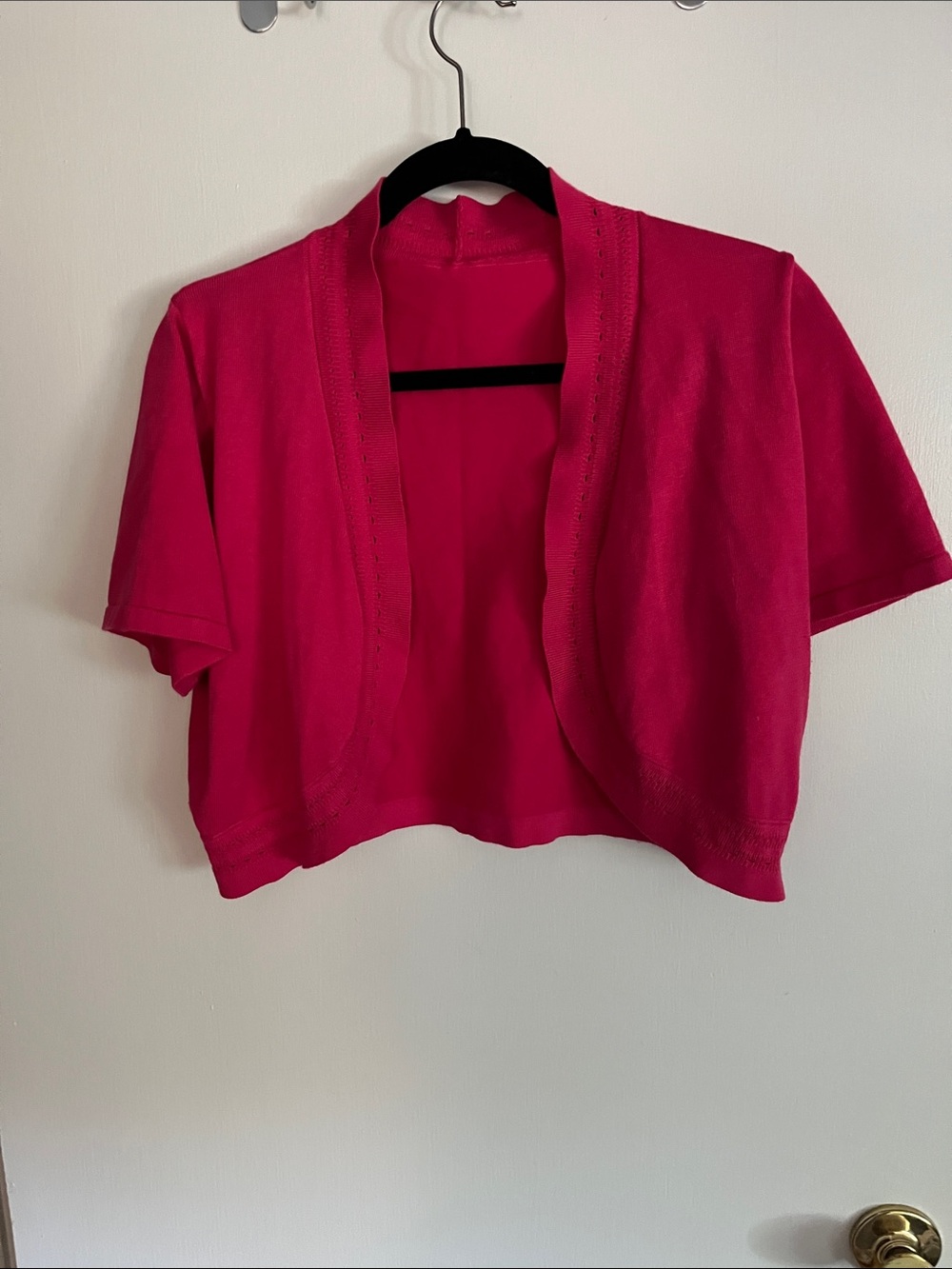 Cropped Open-Front Short Sleeve Bolero in Fuchsia Pink